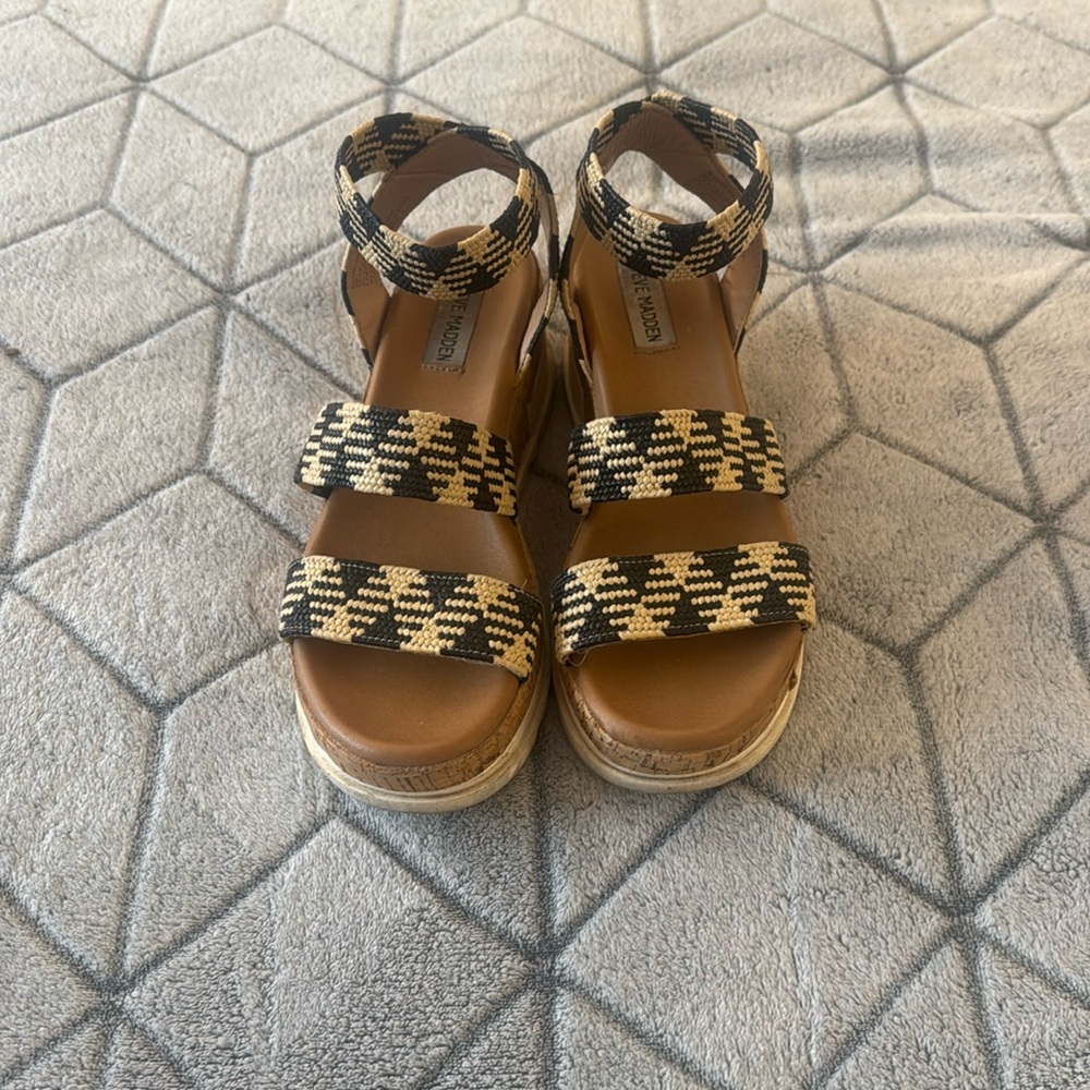 Steve Madden Bandi Wedge Platform Sandal Size 8